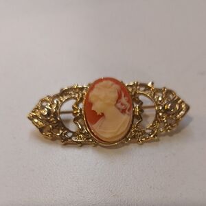 Vintage Cameo Brooch